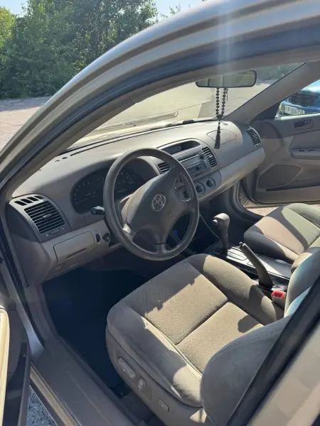 Toyota Camry, 2004