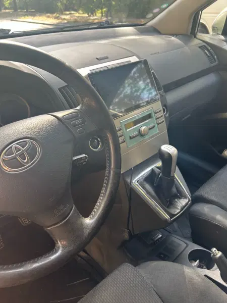 Toyota Corolla Verso, 2005
