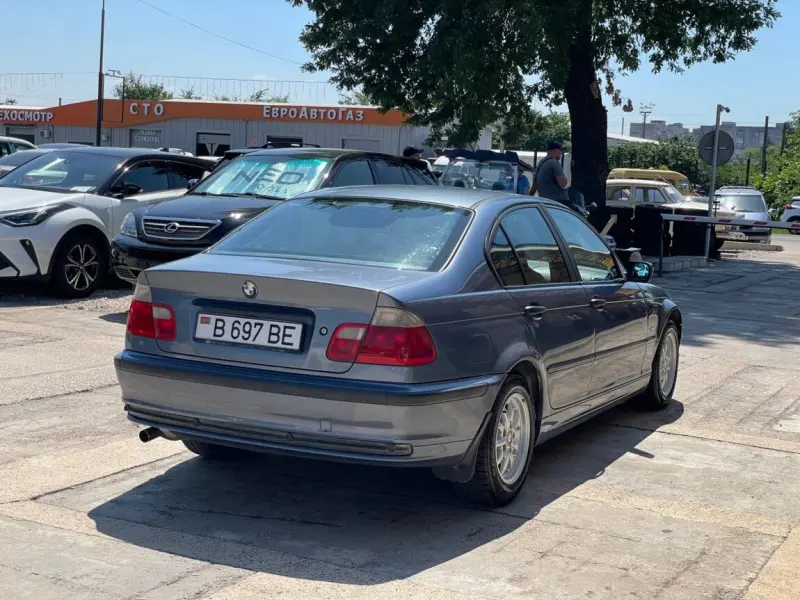 BMW 3 Series, 2001