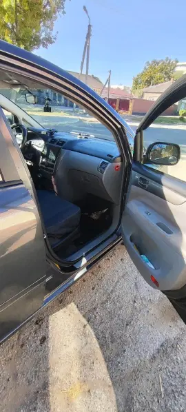 Toyota Avensis Verso, 2003