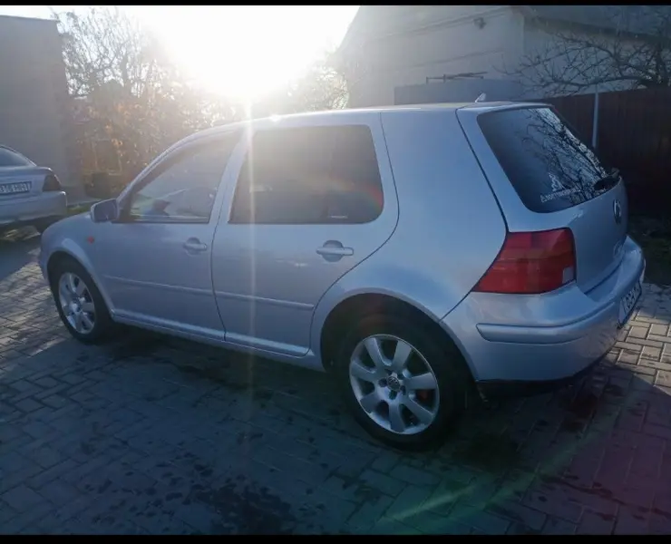 Volkswagen Golf, 2000