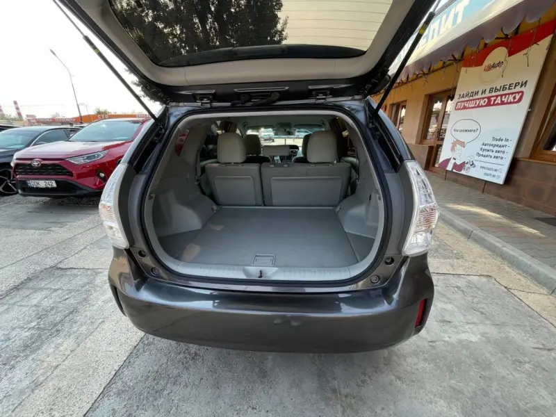 Toyota Prius, 2012