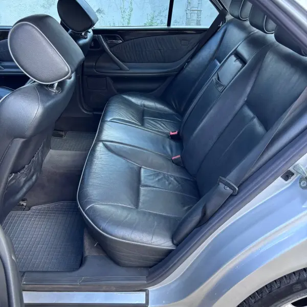 Mercedes-Benz E-Class, 2001