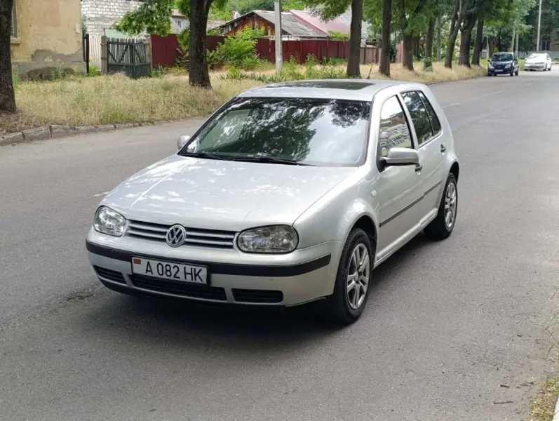 Volkswagen Golf, 2000