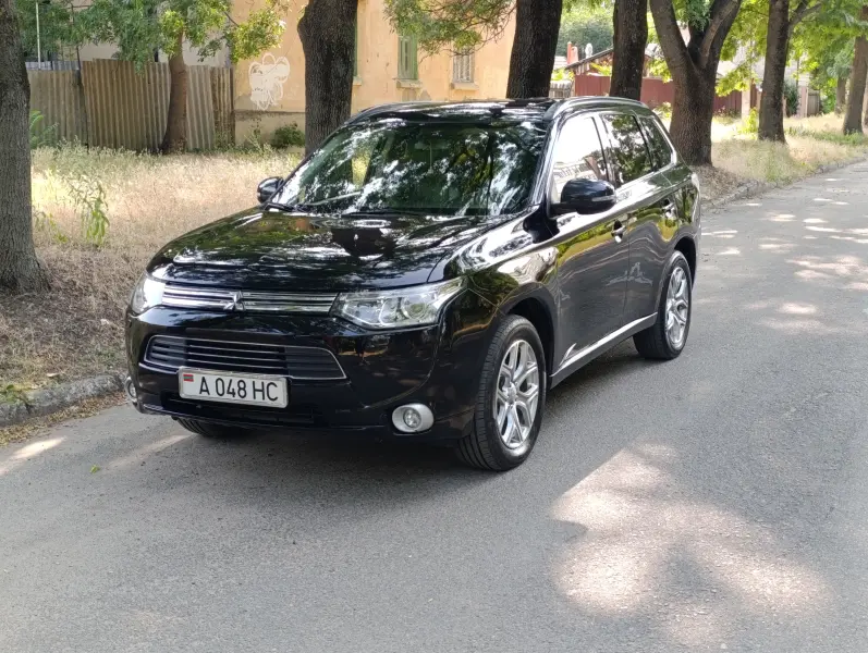 Mitsubishi Outlander, 2013