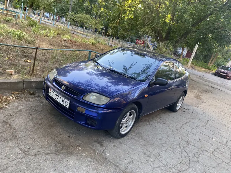 Mazda 323, 1997
