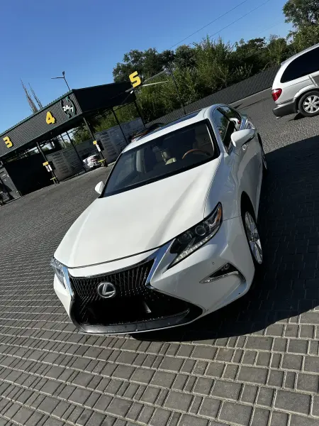 Lexus ES, 2014