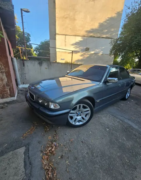BMW 7 Series, 2000