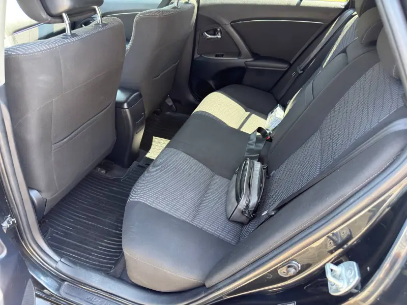 Toyota Avensis, 2011