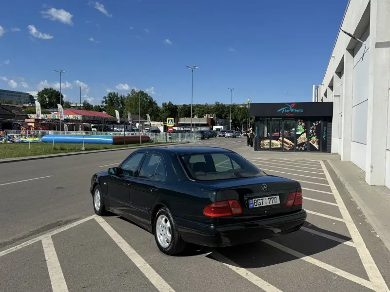 Mercedes-Benz E-Class, 1990