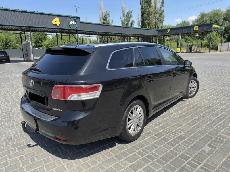 Toyota Avensis, 2010