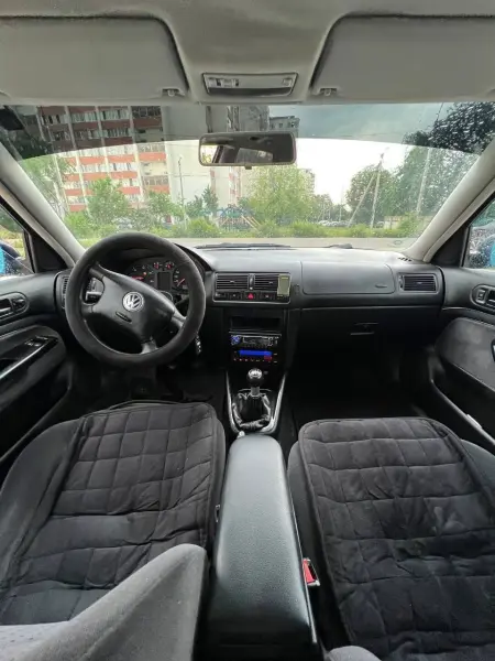 Volkswagen Golf, 2001