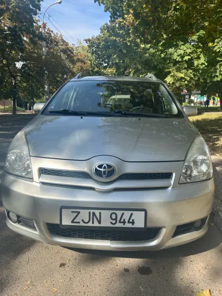 Toyota Corolla Verso, 2005