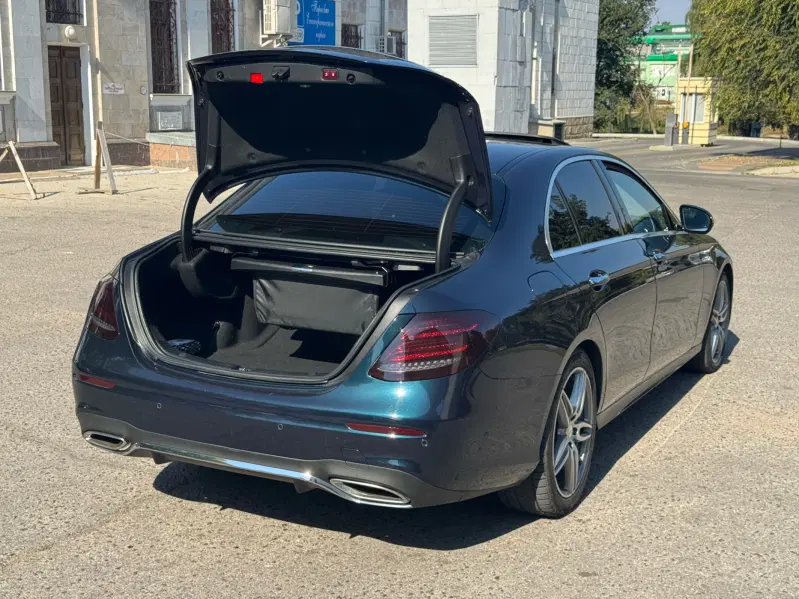 Mercedes-Benz E-Class, 2017