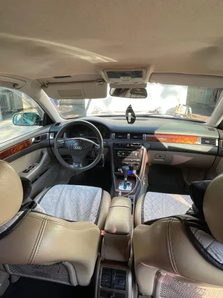 Audi A6, 2001