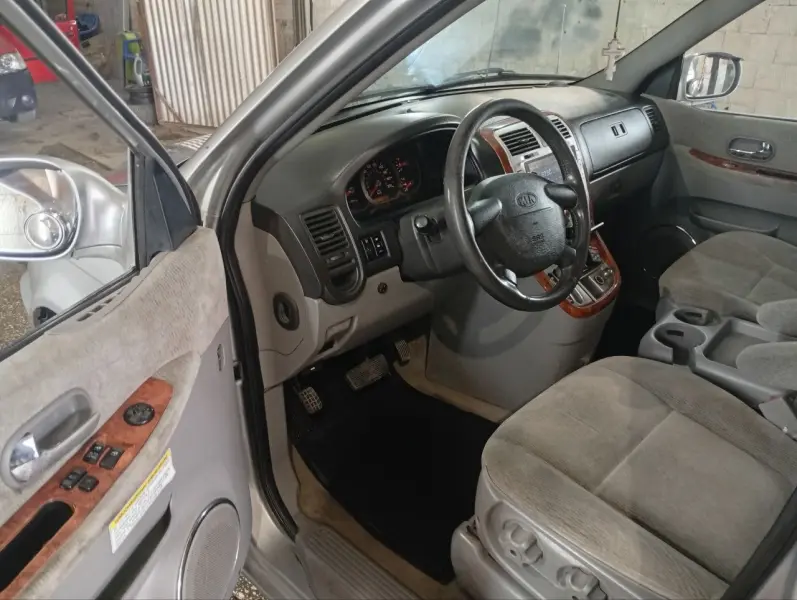 KIA Carnival, 2005