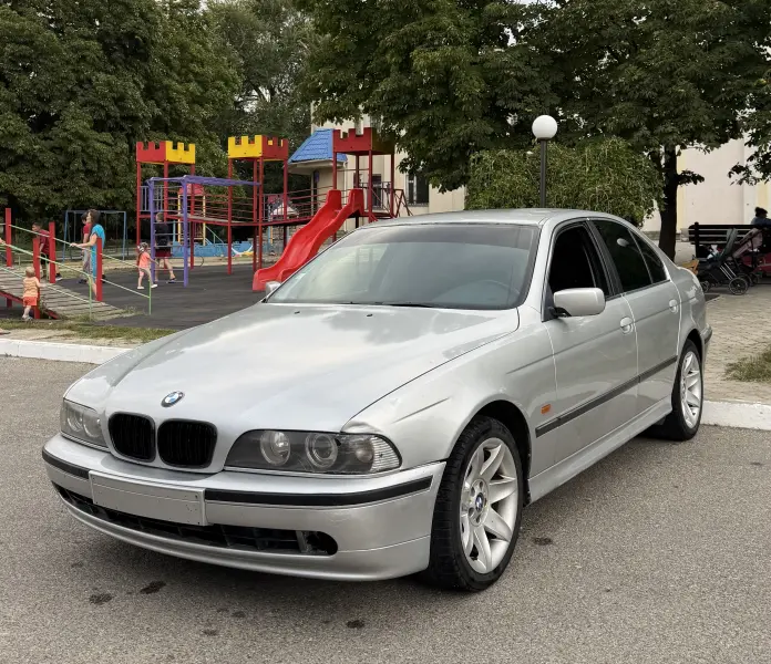 BMW 5 Series, 2001