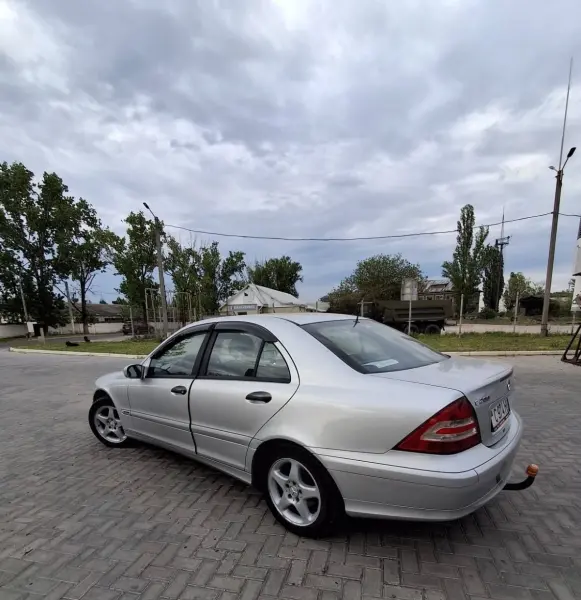 Mercedes-Benz C-Class, 2004
