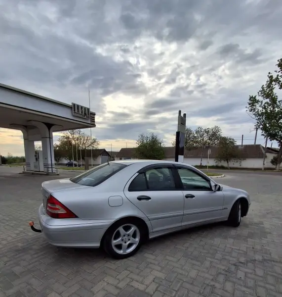 Mercedes-Benz C-Class, 2004