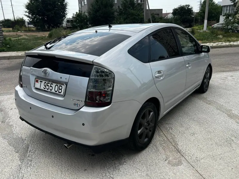 Toyota Prius, 2005
