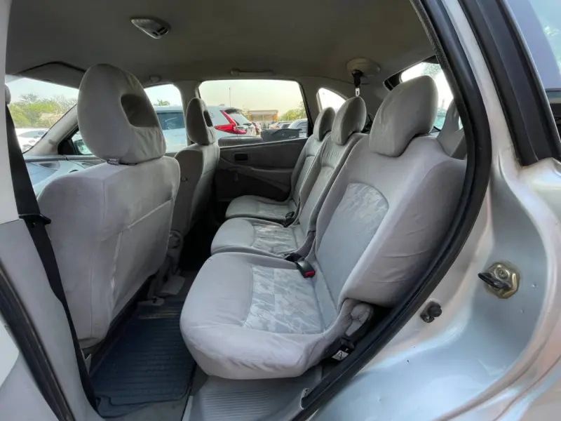 Nissan Almera Tino, 2004