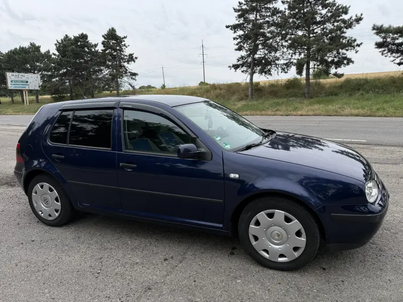Volkswagen Golf, 2000