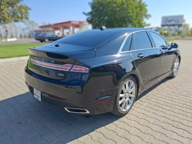 Lincoln MKZ, 2016
