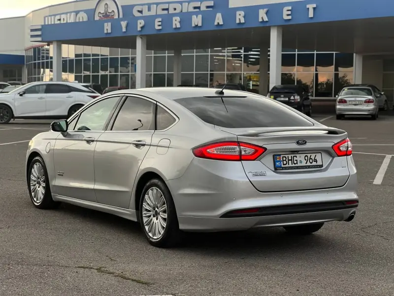 Ford Fusion, 2015