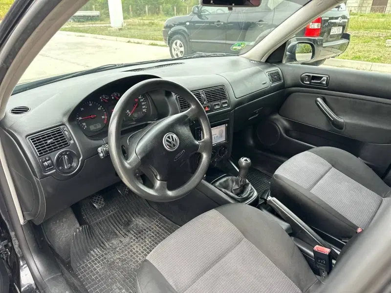 Volkswagen Golf, 2003