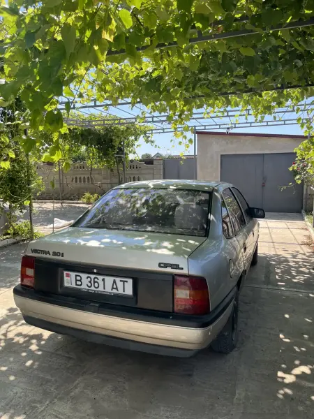 Opel Vectra, 1992