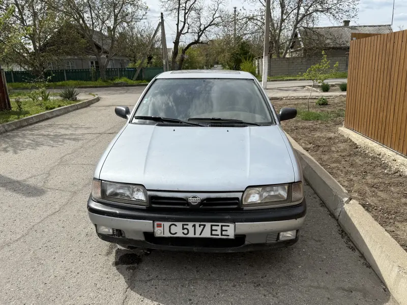 Nissan Primera, 1992