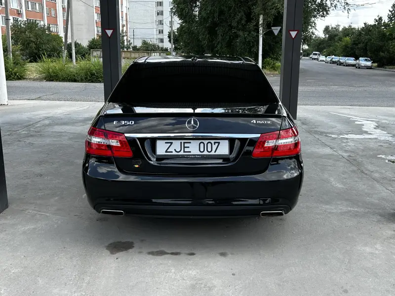 Mercedes-Benz E-Class, 2011