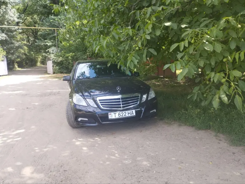 Mercedes-Benz E-Class, 2011
