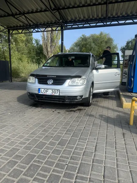 Volkswagen Touran, 2005