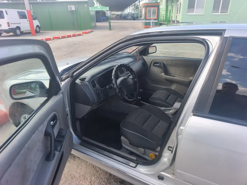 Nissan Primera, 2000