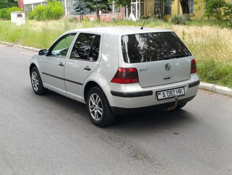 Volkswagen Golf, 2000