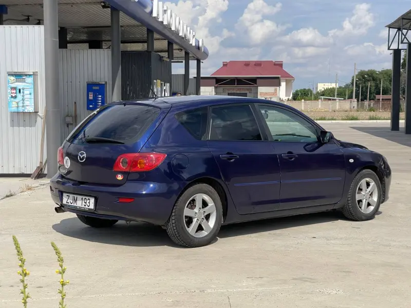 Mazda 323, 2005