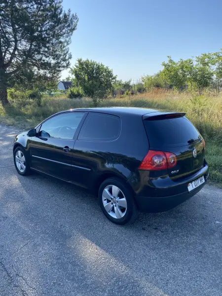 Volkswagen Golf, 2004