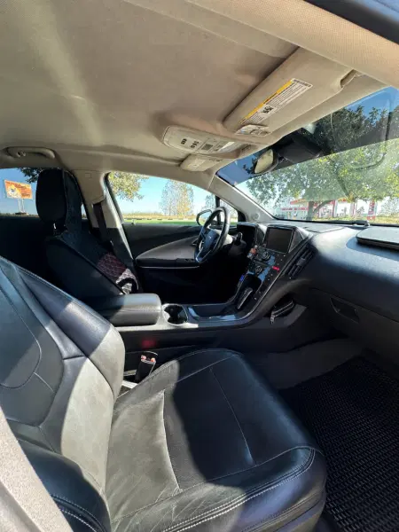 Chevrolet Volt, 2011