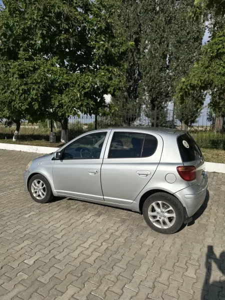 Toyota Yaris, 2004
