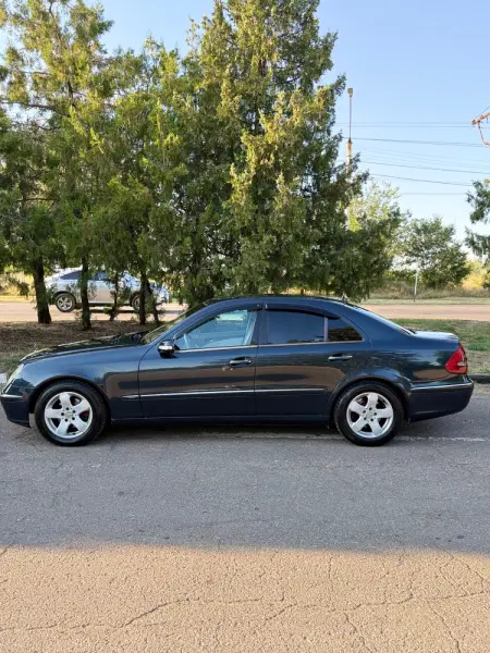 Mercedes-Benz E-Class, 2004