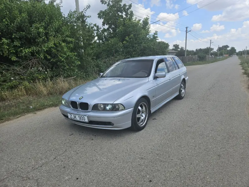 BMW 5 Series, 2001