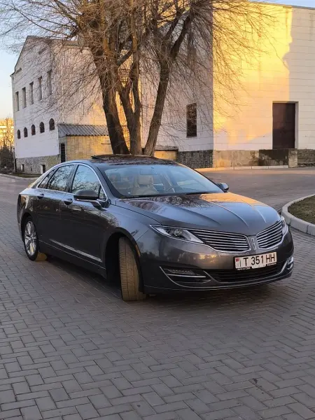 Lincoln MKZ, 2014