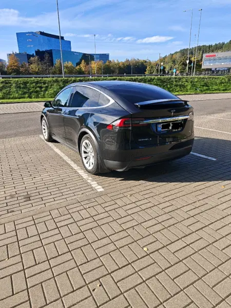 TESLA X, 2016