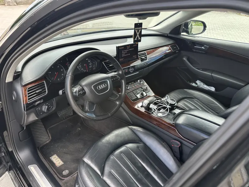 Audi A8, 2012