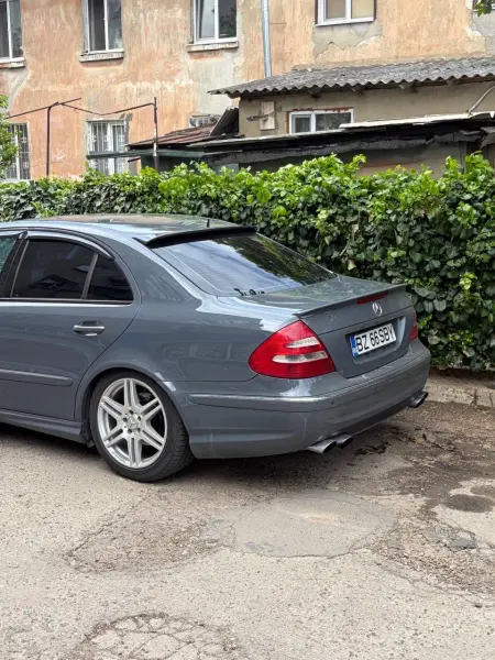 Mercedes-Benz E-Class, 2004