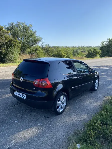 Volkswagen Golf, 2004