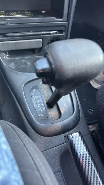 Mazda 323, 1997