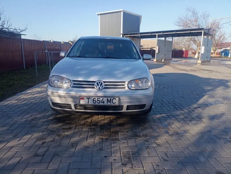 Volkswagen Golf, 2000