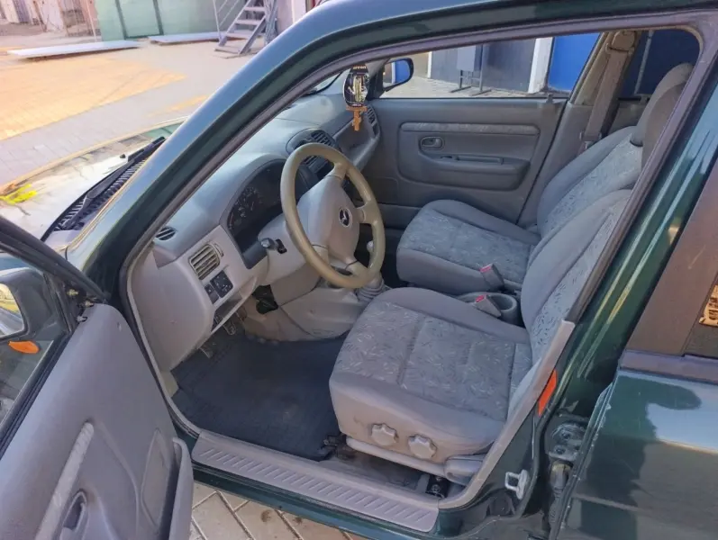 Mazda Demio, 2002